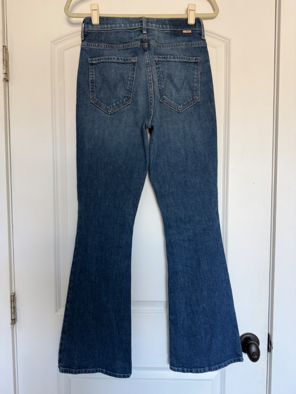 MOTHER Weekender Skimp Mid-Rise Flare Jeans 26 - Picture 5 of 9